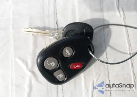 2005 Cadillac Deville Livery z USA, uszkodzony, nr VIN 1G6KD54Y35U141979